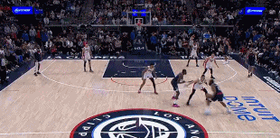 DB电子官网🐿️甚至能给+1？哈登拔起压哨三分！球还没进灯就亮了🚨