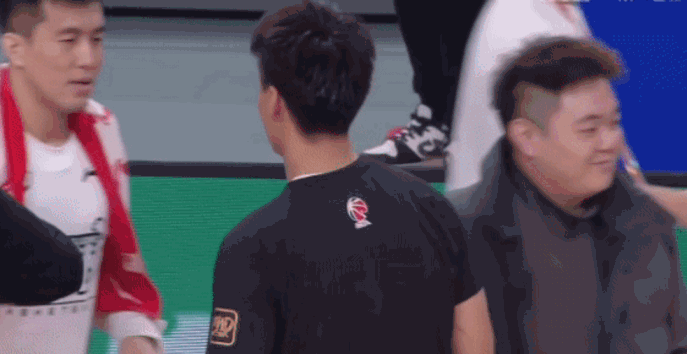 DG视讯官网平台欲买桂花同载酒/终不似/少年游！赵睿赛后和郭艾伦拥抱&寒暄