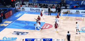 DB视讯官网攻防建功！周琦补防送大帽 随后下快攻内线轻松打中