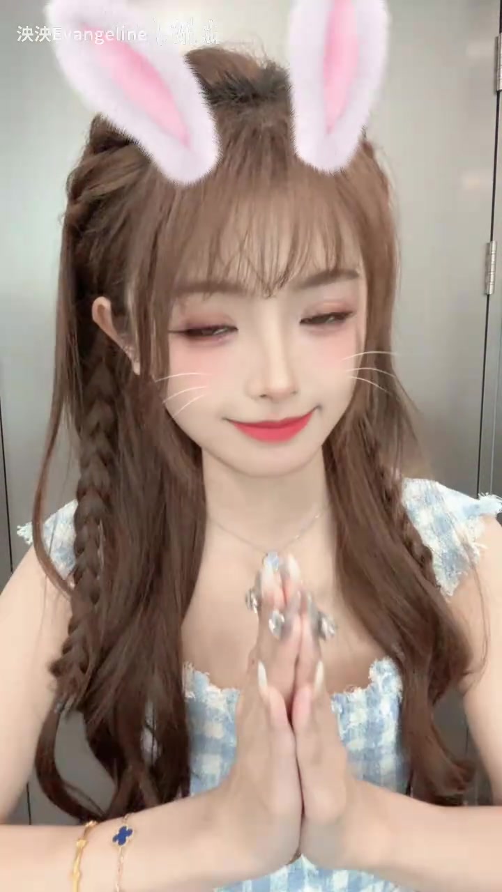 DB官网在线登录入口互动女主持人泱泱分享跳舞视频：丘比特拜托拜托😍