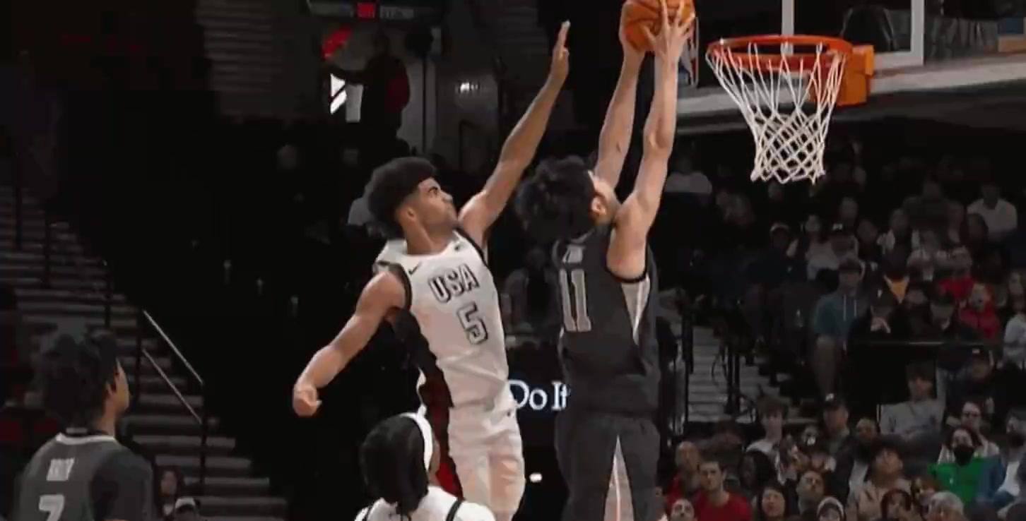 DB视讯百家乐张博源耐克峰会6分钟6分&献双手扣篮 助国际队半场领先美国队9分